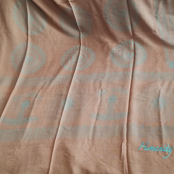 New wool and silk Om symbol scarf - Picture 6 of 8